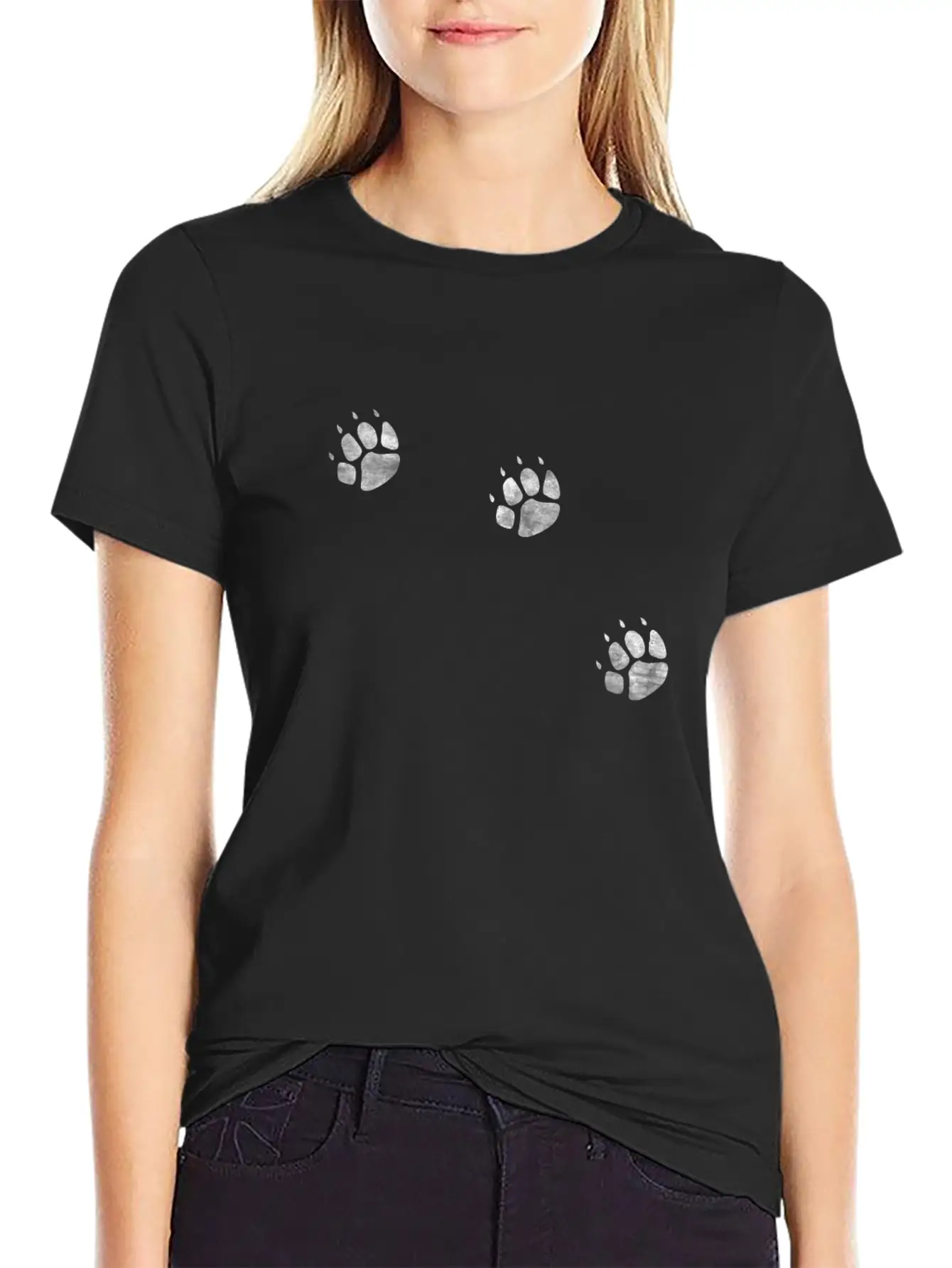 3 Legs Dog Paw Prints Three Legged Tripod Modern Fit Casual T-Shirt – Clean And Versatile Design